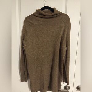 Relaxed Cowl-Neck Sweater Turtleneck in Brown